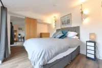 Cheerful 1Bd Cottage with Parking Nr Guildford Các khách sạn gần Royal Surrey County Hospital