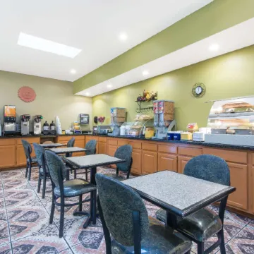 Days Inn by Wyndham Carlsbad