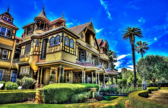 希爾頓坎貝爾達伯翠 - 普魯內雅德廣場酒店