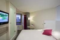 Ibis Styles Lille Centre Gare Beffroi Hotel berhampiran Ilôt Comtesse