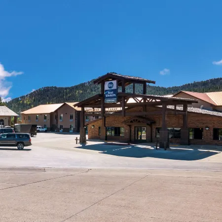 Best Western Golden Spike Inn Suites