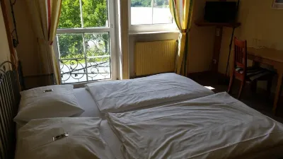 Hotel am Untreusee Hotels near Theresienstein Park