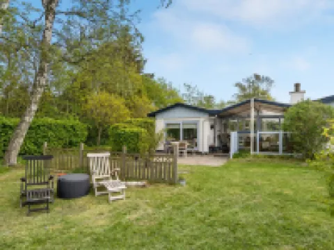 "Lenard" - 400m from the Sea