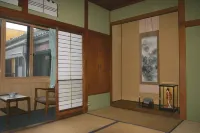 Mogamiya Ryokan Hotels in Саката