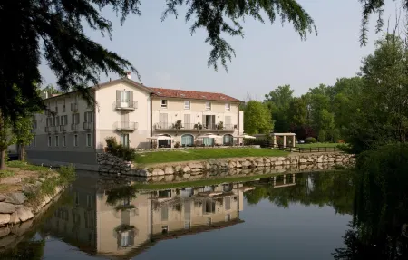 Hotel Il Corazziere Отели рядом с достопримечательностью «Viale Dei Cipressi»