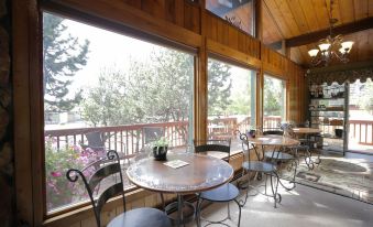 Jewel Lake Bed and Breakfast