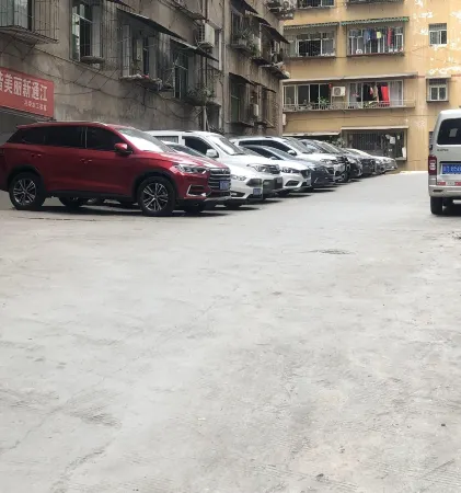 Tongjiang Yuxuan Hotel