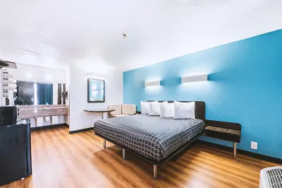 Sky Palace Inn & Suites by Jasper Beeville