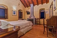 Pyrgos Petropoulaki Hotels in Selinitsa