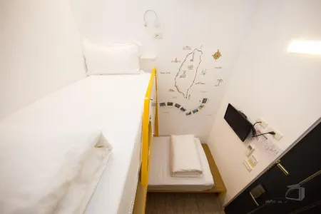 SleepBox Hotel