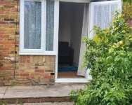 Apartment - Sleeps 2 - Parking - Wi-Fi