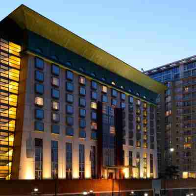 Canary Riverside Plaza Hotel Hotel Exterior