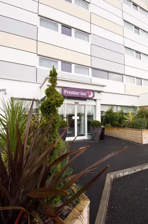 Premier Inn Manchester Airport (M56/J6) Runger Lane South