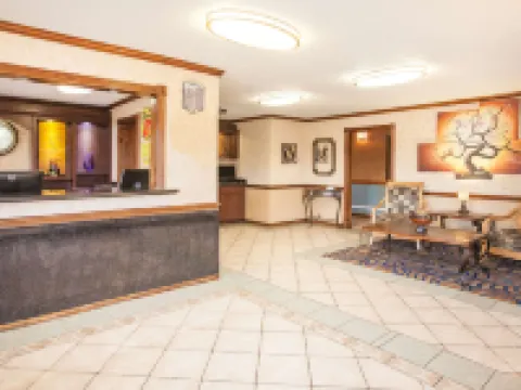 範布倫-史密斯堡地區温德姆速8酒店 克勞福德縣酒店