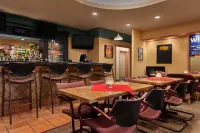 Travelodge by Wyndham Winnipeg East - bar