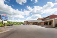 AmericInn by Wyndham Iron River Hotels in 