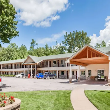Howard Johnson by Wyndham Traverse City