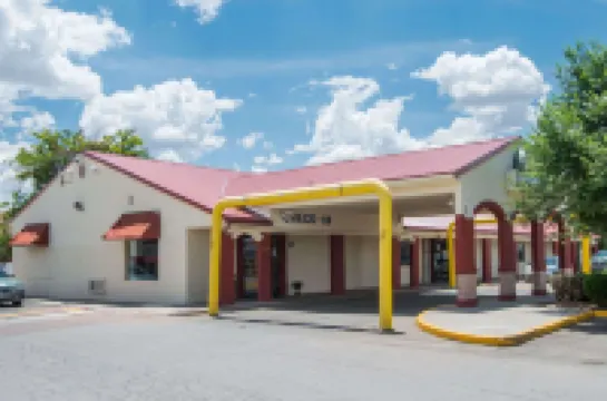 เดย์สอินน์ บายวินด์แฮม แกลลัป