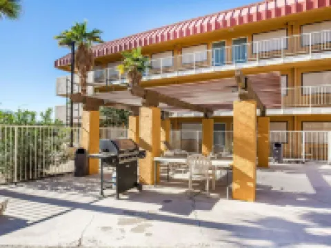 ロードウェイ イン & スイーツ ニードルズ ニードルズのホテル