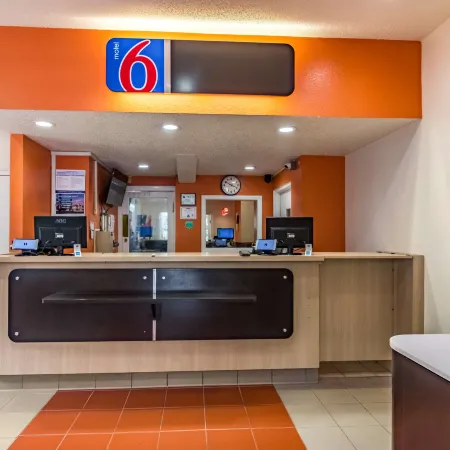 Motel 6 Raleigh, NC Cary