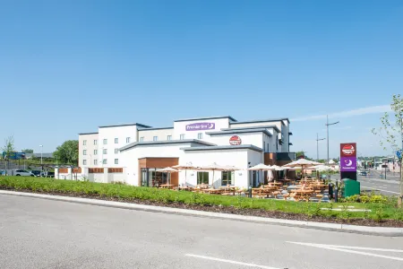 Premier Inn Stoke-On-Trent (Hanley) Отели рядом с достопримечательностью «The Excel Academy»