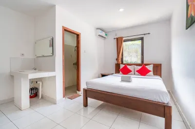 OYO 3306 Ganandra Hotels near Undiknas Graduate School