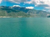 Front Lake Vacation Rental Melì in Melide Hotels in Melide