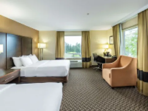 Comfort Inn & Suites Hotels in Salmon Arm