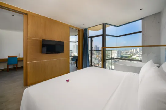 San Marino Boutique Danang Отели рядом с достопримечательностью «My Khe Pagoda»