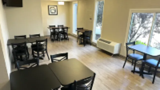 Magnuson Hotel Detroit Airport