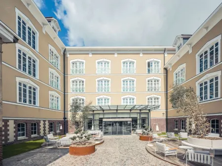 Hôtel Mercure Troyes Centre Отели в г. Труа