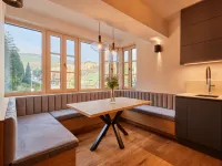 Summit View Lounge & Alcove