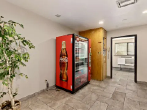 特溫福爾斯貝斯特韋斯特SureStay飯店 特溫福爾斯縣住宿飯店