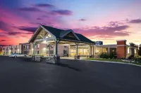 巴克斯特佈雷納德AmericInn酒店
