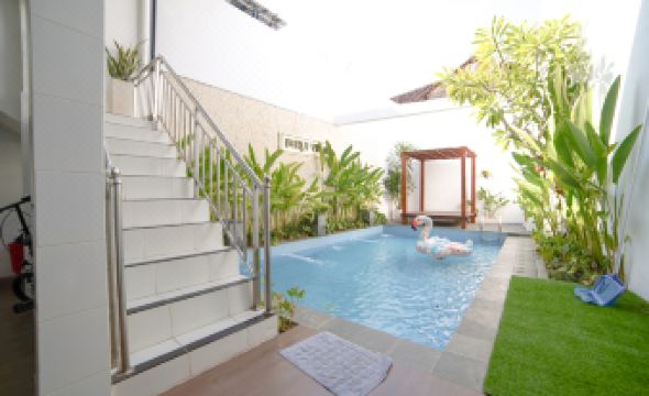 Spacious Family-Friendly Villa with Swimming Pool