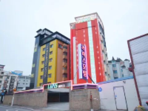 Sacheon Lapis Hotels in Sacheon