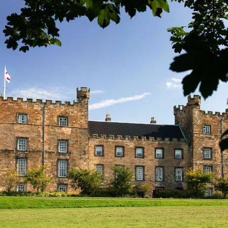 Lumley Castle Hotel Отели рядом с достопримечательностью «Железнодорожный вокзал Дарема»