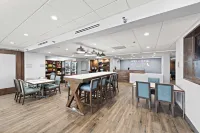 Hampton Inn by Hilton Los Angeles Airport - Pet friendly
