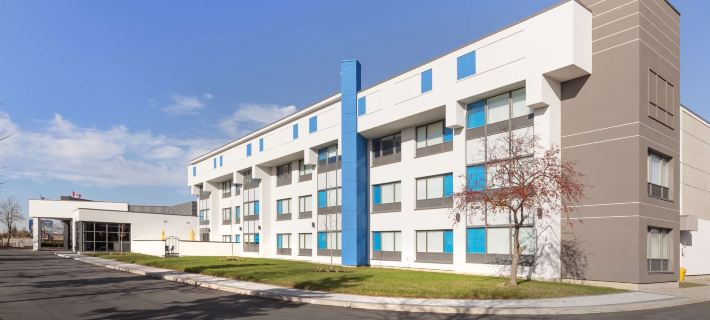 GLō Best Western Mississauga Corporate Centre Hotels in Mississauga