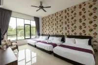 Rock Mountain Hotels in Raub District