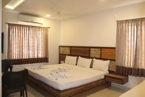 Annai in Saravana Bhavan Fine Stay and Restaurant