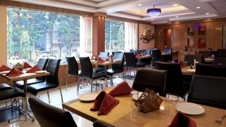 Hotel Executive Tower Отели рядом с достопримечательностью «Саддер-стрит»