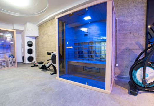 호텔 외부 전경 및 위치