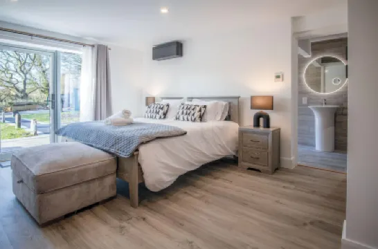 Suite 10 - Sleeping Giant Hotel - PEN Y CAE Inn Hotels in 