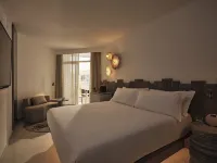 Hyde Ibiza Hotels in Cala Llonga