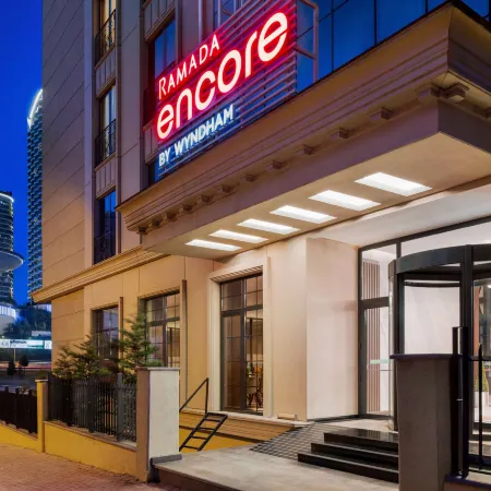 Ramada Encore by Wyndham Istanbul Basin Express Отели рядом с достопримечательностью «Багджылар»