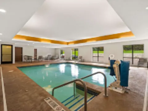 Comfort Suites Hudson I-94 Hotels in Hudson