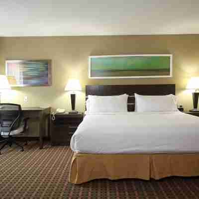 Holiday Inn Express & Suites Vernon Rooms
