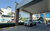 Mayflower Grande Hotel Phitsanulok - parking