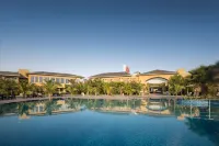 Hawthorn Suites by Wyndham Dwarka - piscina